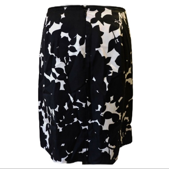 Banana Republic Dresses & Skirts - Banana Republic Career Skirt